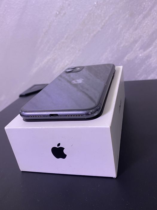 iPhone 11  в добро състояние