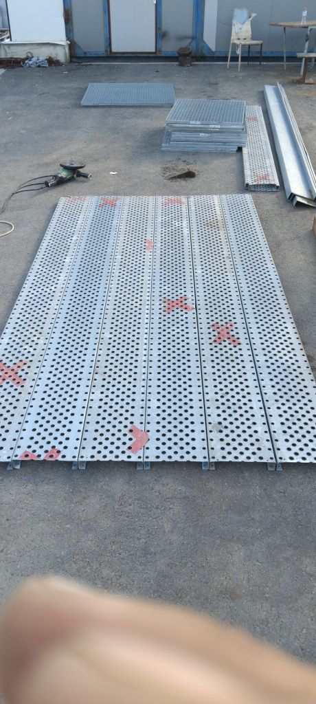 Grătare zincate la diferite dimensiuni la cel mai mic