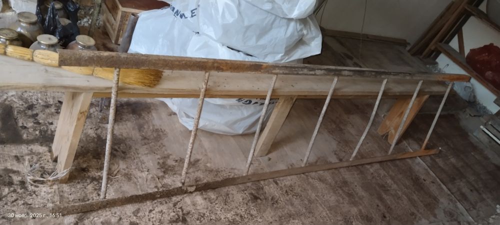 Продам лестницу метал 3 м.