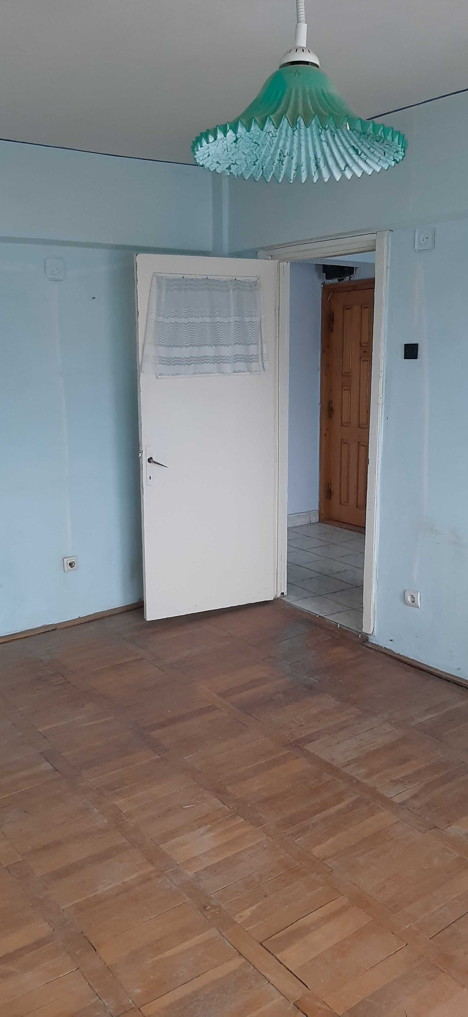 Apartament 3 camere (zona Lic.Eminescu)