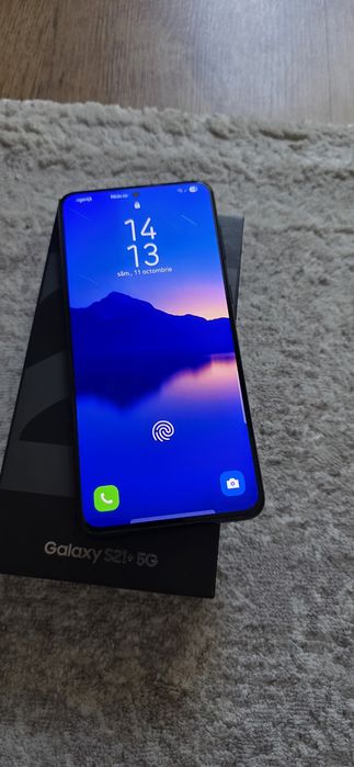 Samsung Galaxy S21 plus.