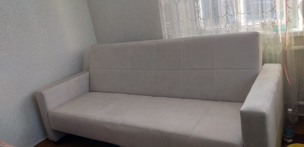 Красивый диван продам