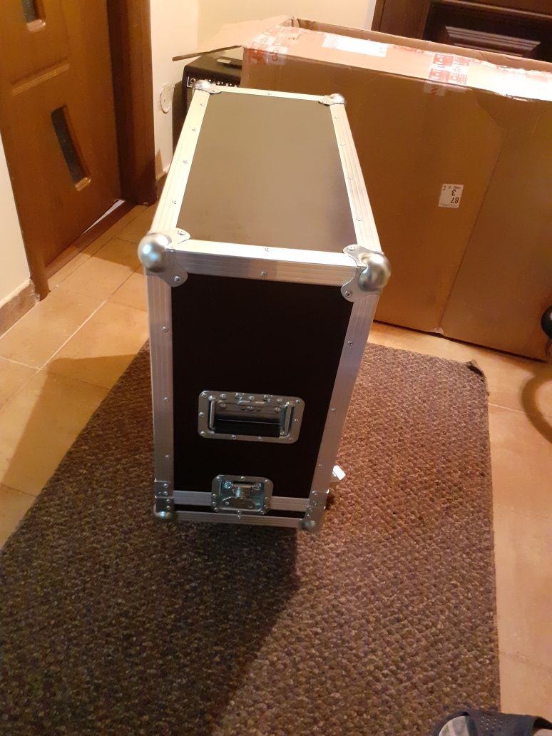 Amplificator chitară full lampă-Marshall  Origin 50C + case IMPECABIL