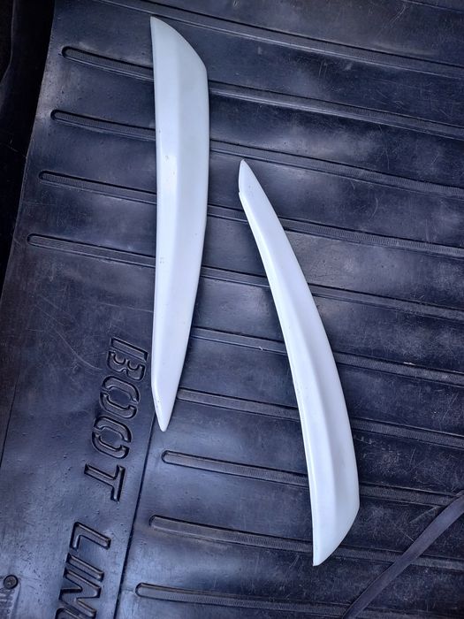 Продам  реснички  на  фару  приора .. В  отличном  состоянии   ...