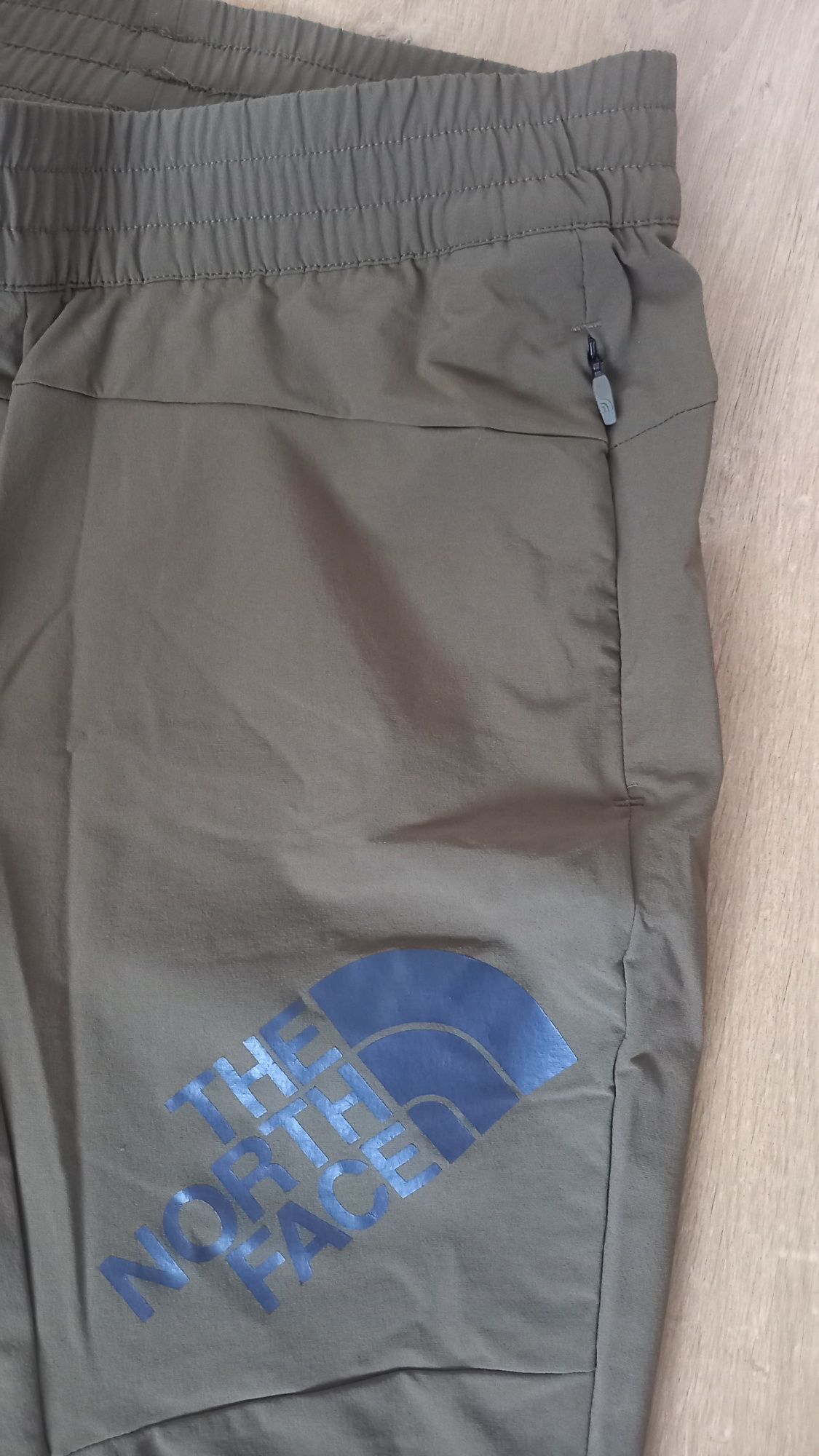Оригинални дамски туристически панталони The North Face