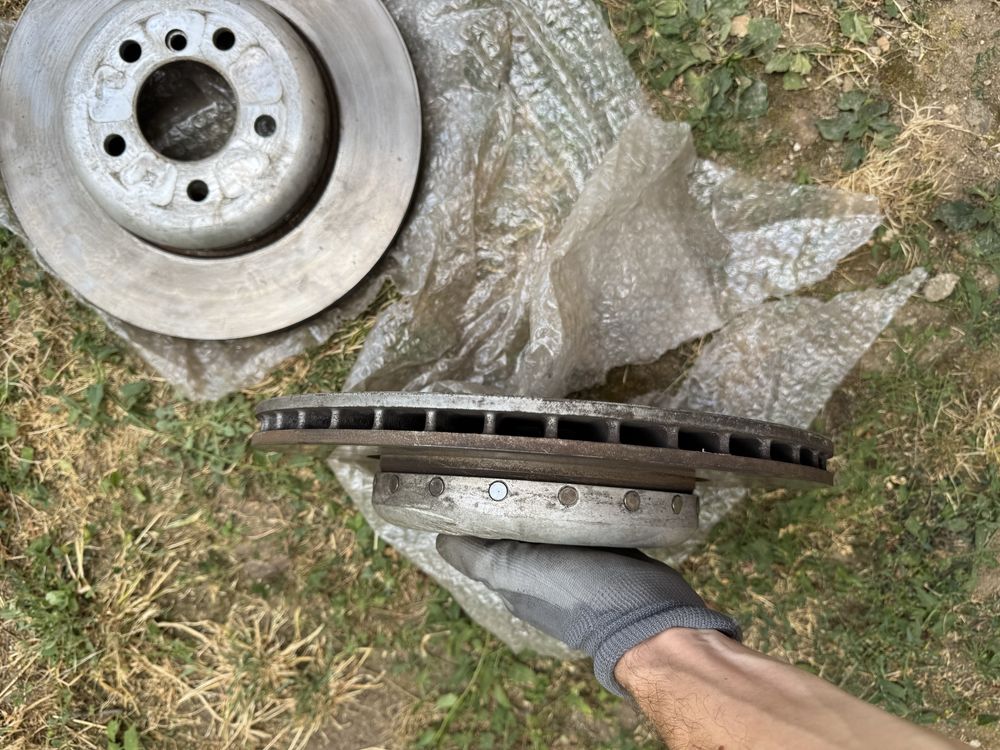 Оригинални задни дискове BMW серии 5,6,7 F10 F07 F06 F12 F01