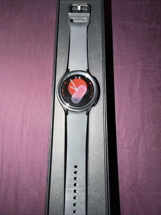 Samsung galaxy watch 5 pro lte black, зарядно кутия каишки и протектор