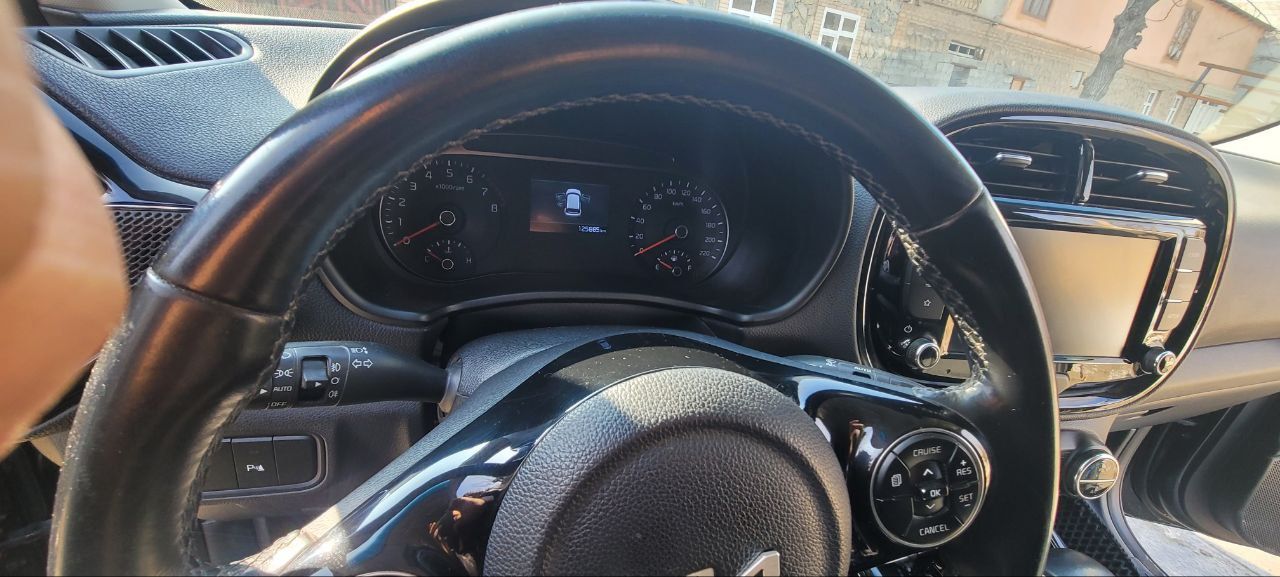 Kia 2022 yil 888