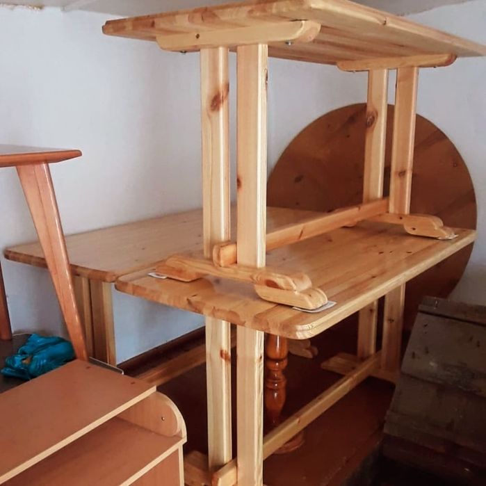 Продам столы в количество 2 штути!!!