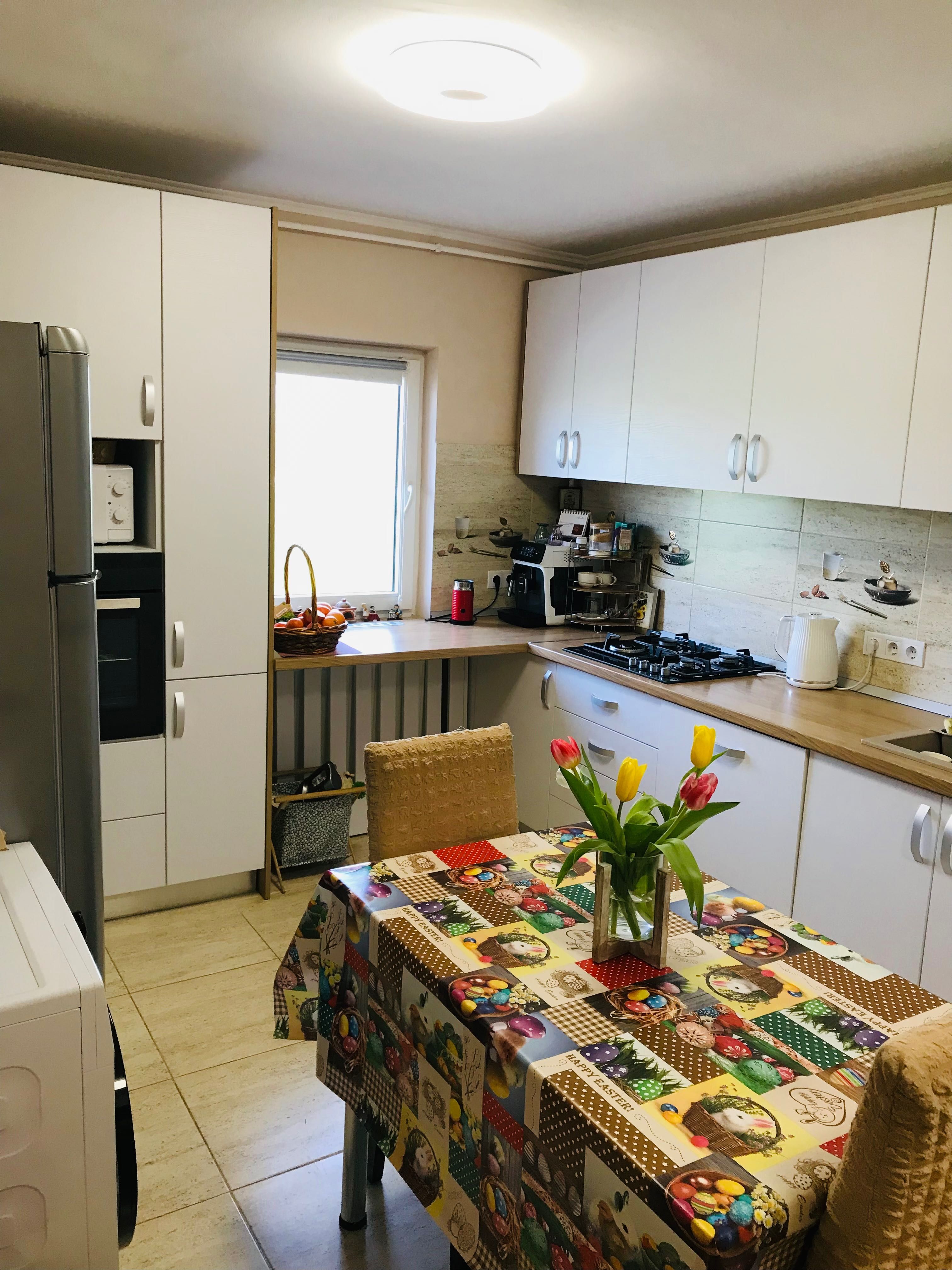 Vand apartament cu 2 camere etajul 1