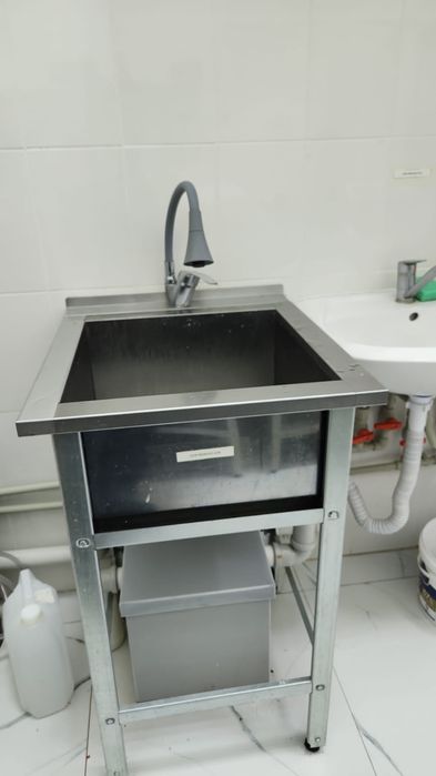 Мойка одинарная из нержавейки, размер 53 см х 53 см.