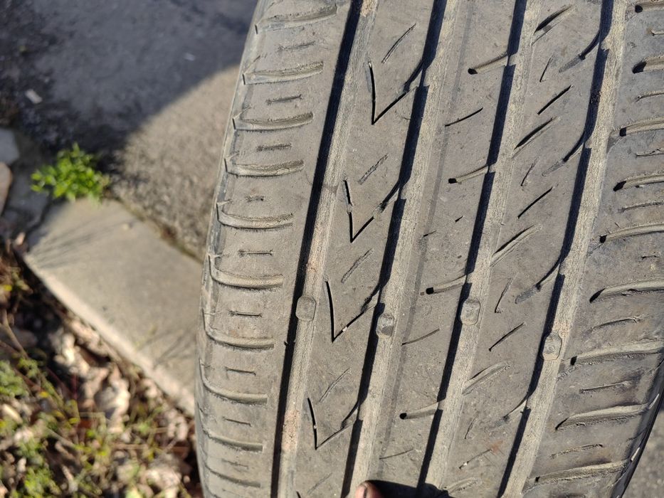 Vand 4 anvelope 215/55/R16 de vara !