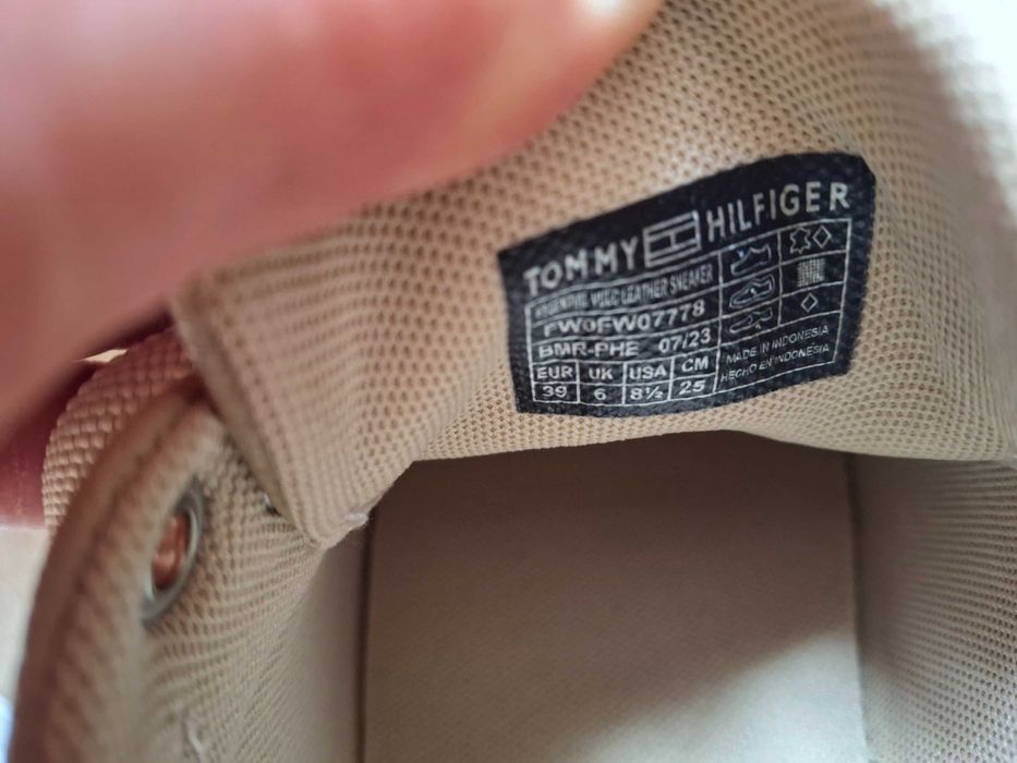 Дамски кецове Tommy Hilfiger