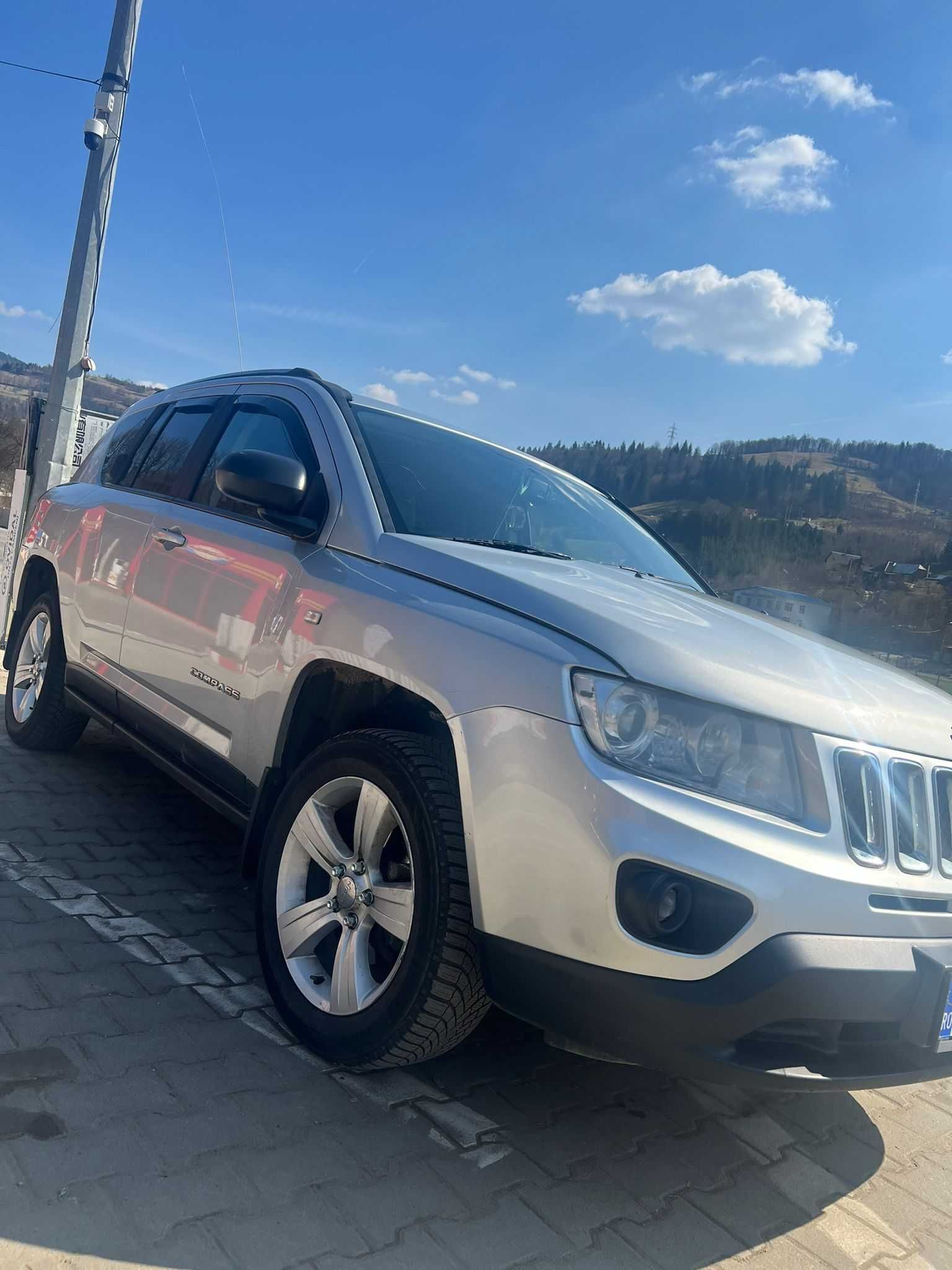 Vând Jeep Compass