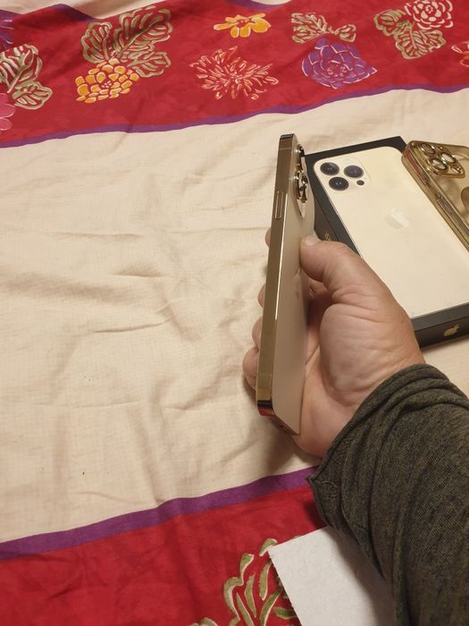 Iphone 13 pro max gold