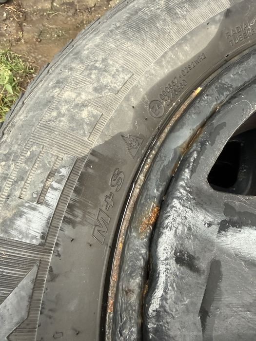 Vand jante cu anvelope iarna 225,65,R17 de mazda cx5