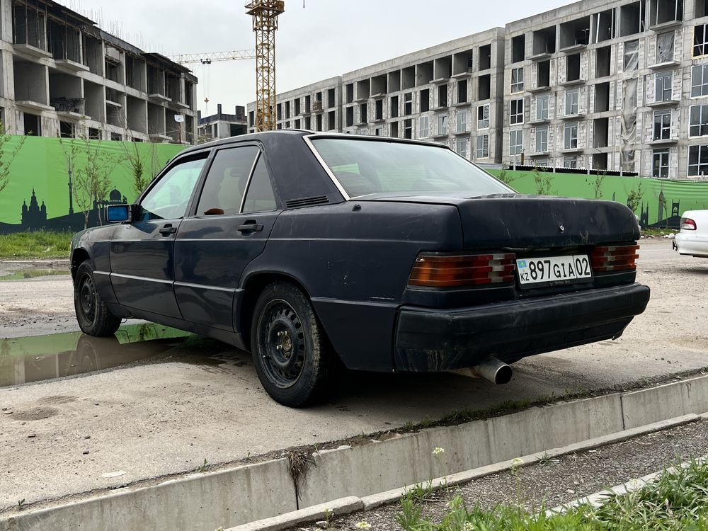 Mercedes benz 190e w201 2 литра 1992 год