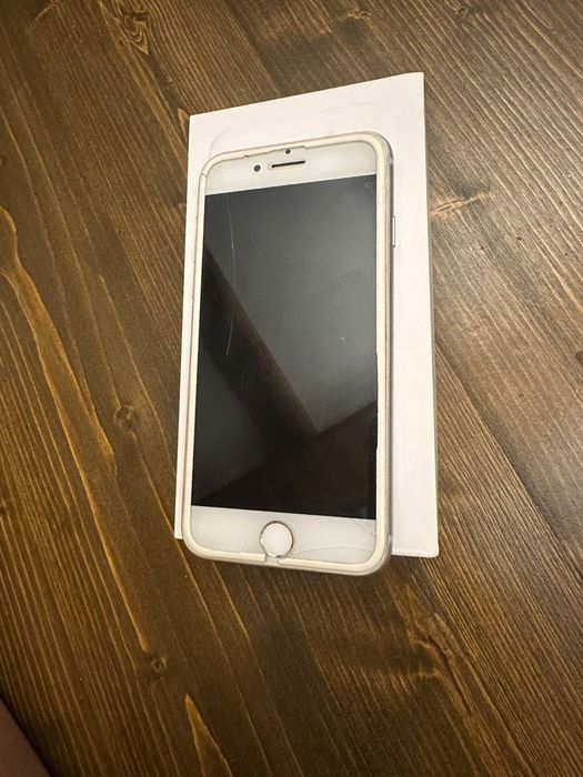 Продается Iphone 8