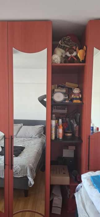 Vand dulap pret usor negociabil