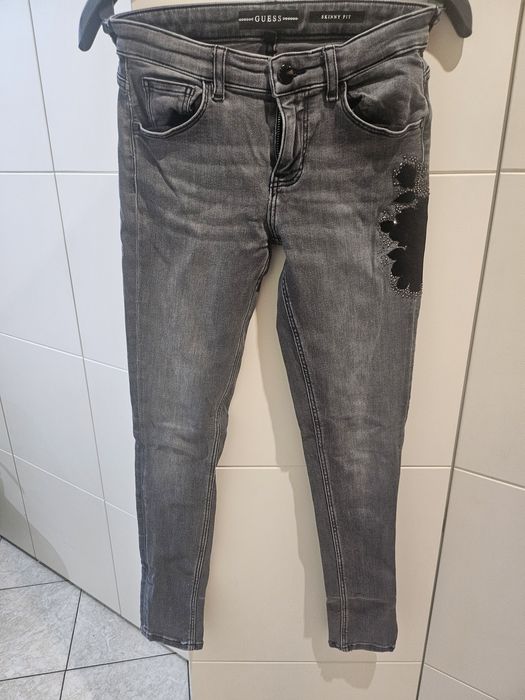 Прекрасни дънки Guess за госпожица на 12години