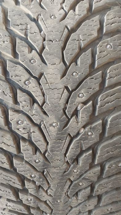 275х50х20 шипованная резина