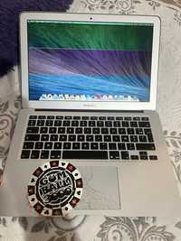 Macbook air i5 din 2013 , ecran defect