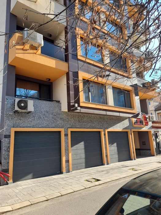 Продава се Двустаен апартамент в Пловдив, Кючук Париж - 73 кв.м за 1781 €/кв.м - Снимка #1