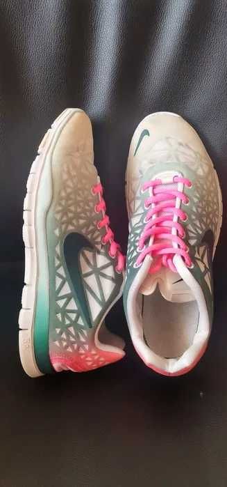 Дамски маратонки Nike 38,5