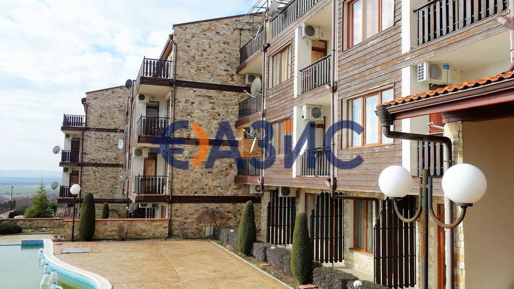 Продава се Тристаен апартамент в с. Кошарица, Област Бургас - 93 кв.м за 1237 €/кв.м - Снимка #8