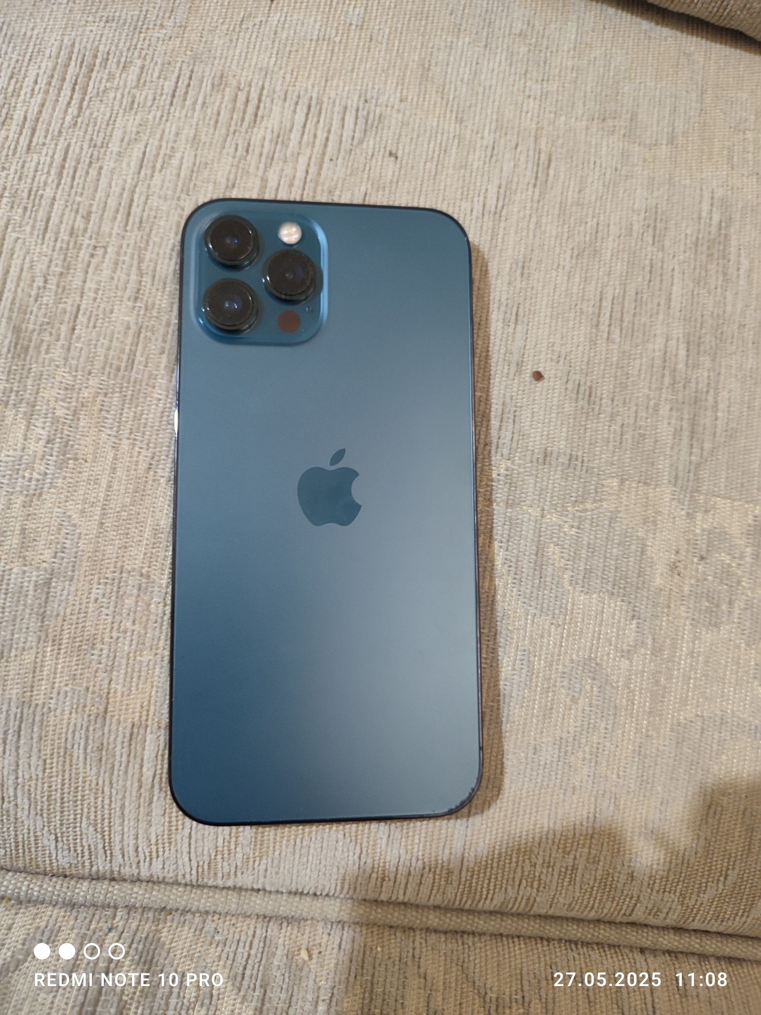 Vând iPhone  in stare buna puțin fisurat dispeiu dar nu afectează