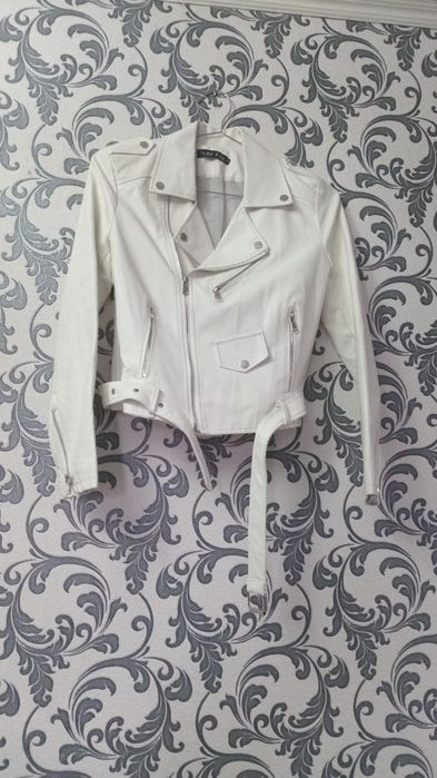 Курточка 10 000.