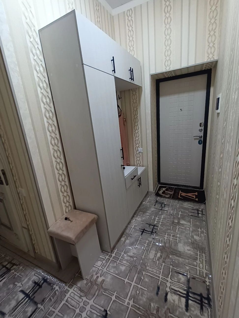 Здается новая квартира в городе бухарес новым ремонтом 1 комн.