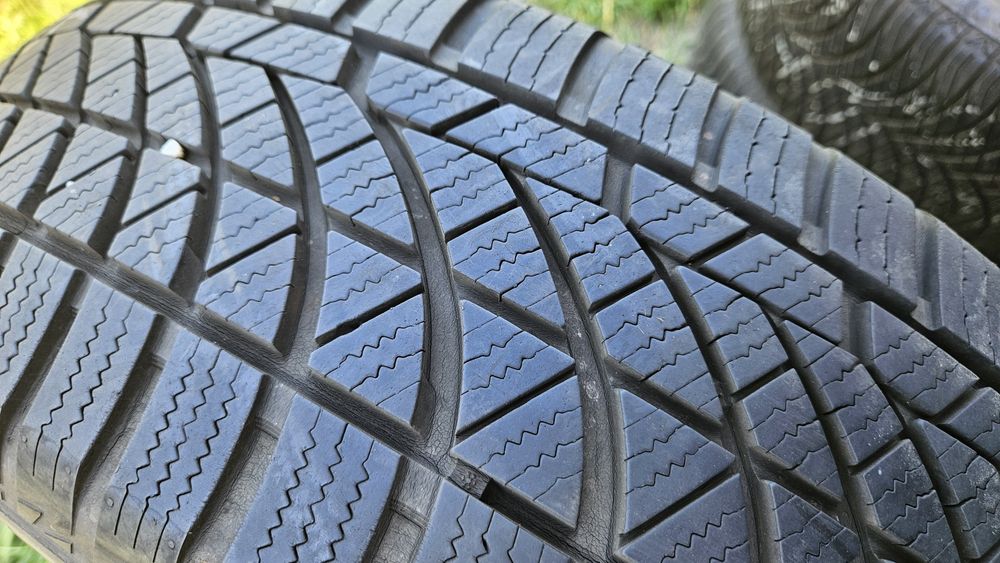 2бр гуми 215 65 17 ханкок