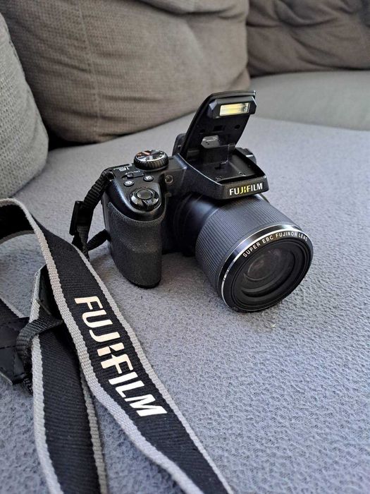 Цифров фотоапарат FUJIFILM Finepix s9800