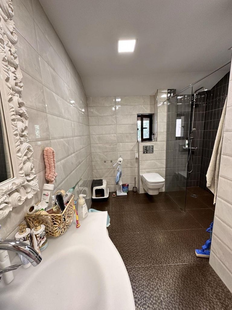 Продава се Тристаен апартамент в Казанлък - 133 кв.м за 1342 €/кв.м - Снимка #5
