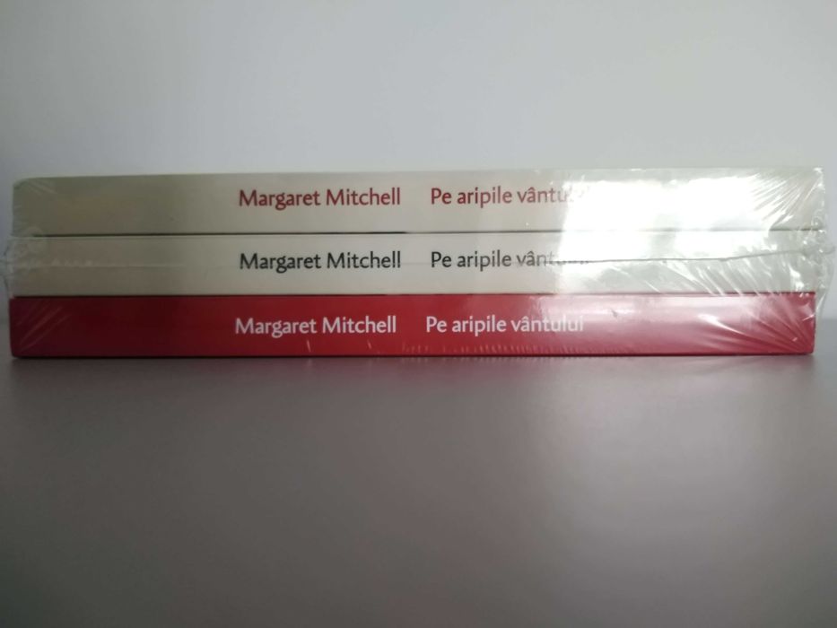 Pe aripile vantului - Margaret Mitchell (3 volume, intact)