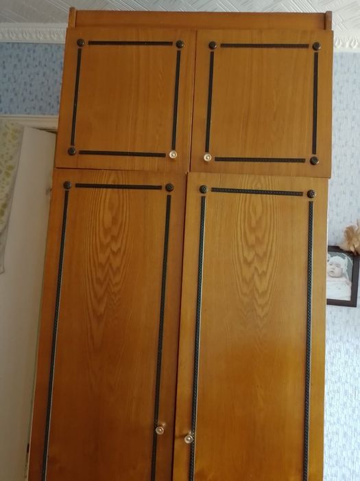 Продается зальный гарнитур советского образца