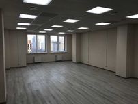 Сдаётся помещение в ЖК  Казахстан