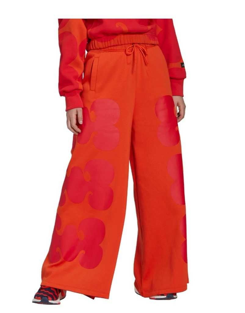 Долница на  Adidas от лимитираната им колаборация с Marimekko.
