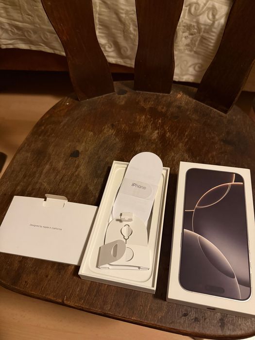 I phone 16 pro max titanium 256