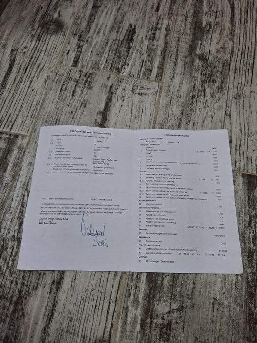 Vând remorca cu doua axe