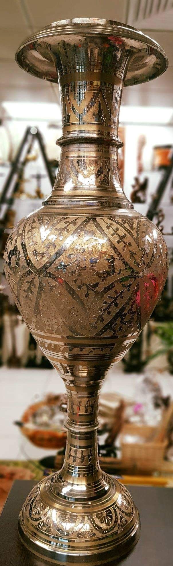 Superbă vaza de dimensiuni impresionante realizata din bronz masiv gra