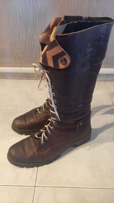 Дамски зимни ботуши с връзки