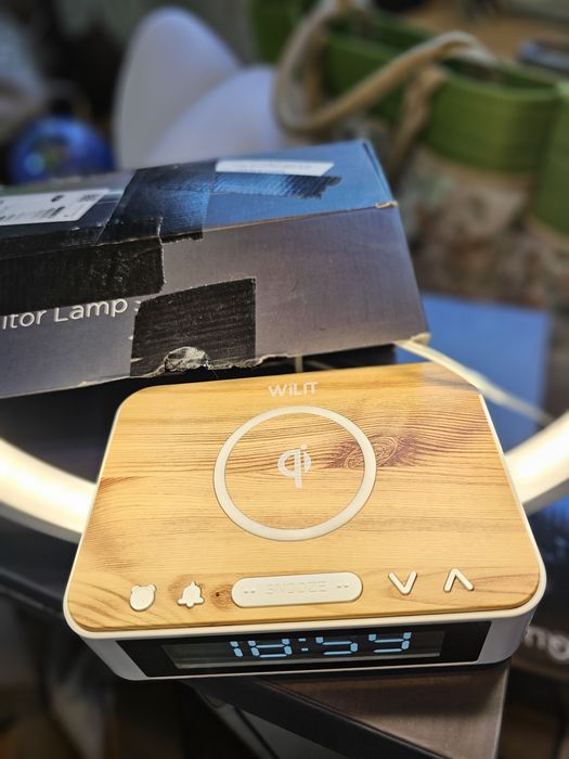 Lampa cu ceas si jncarcator wireless