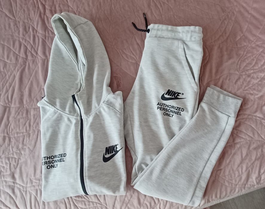 Екипи nike tech fleece