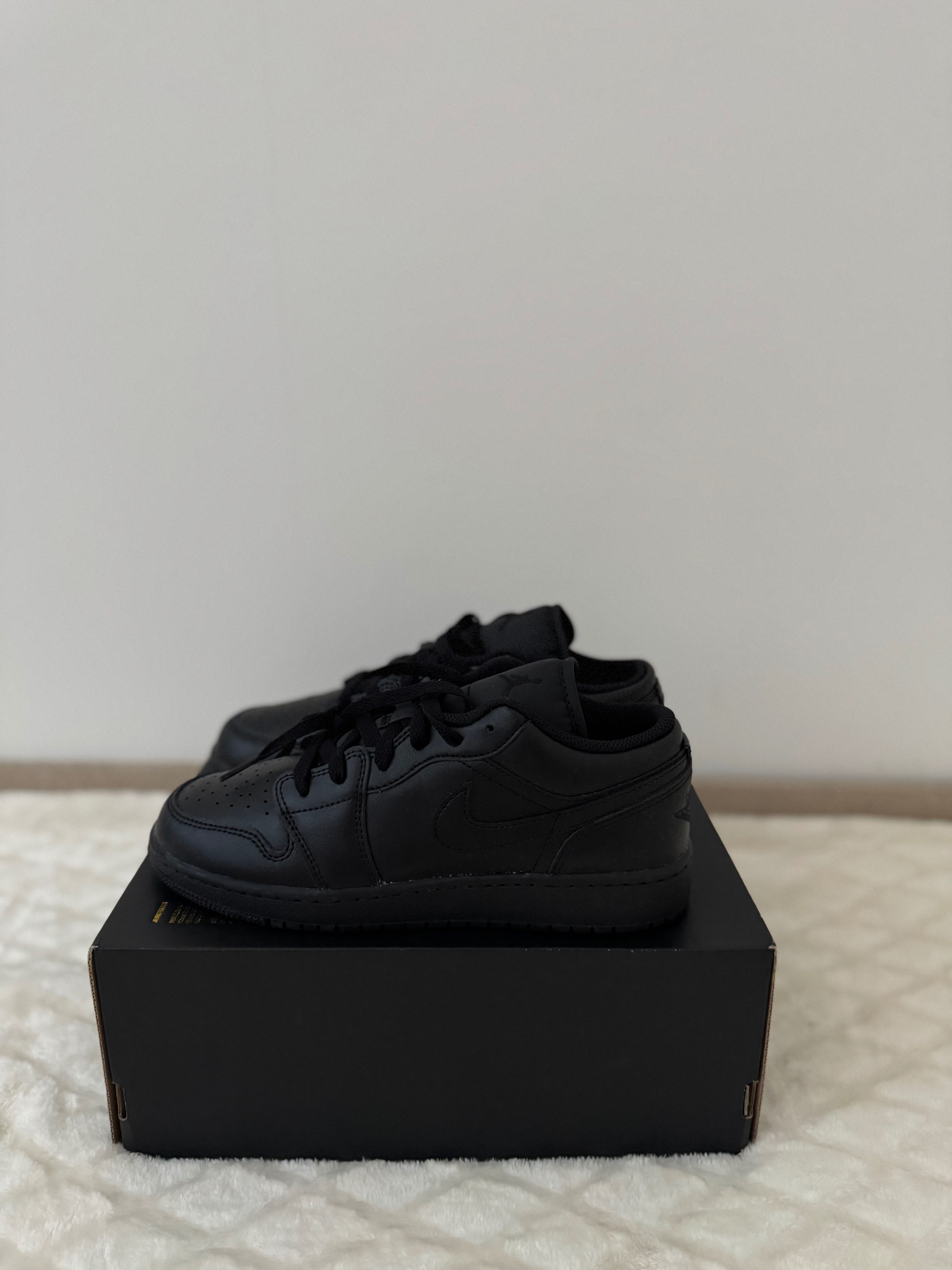 Nike Jordan 1 low / размер: 38.5