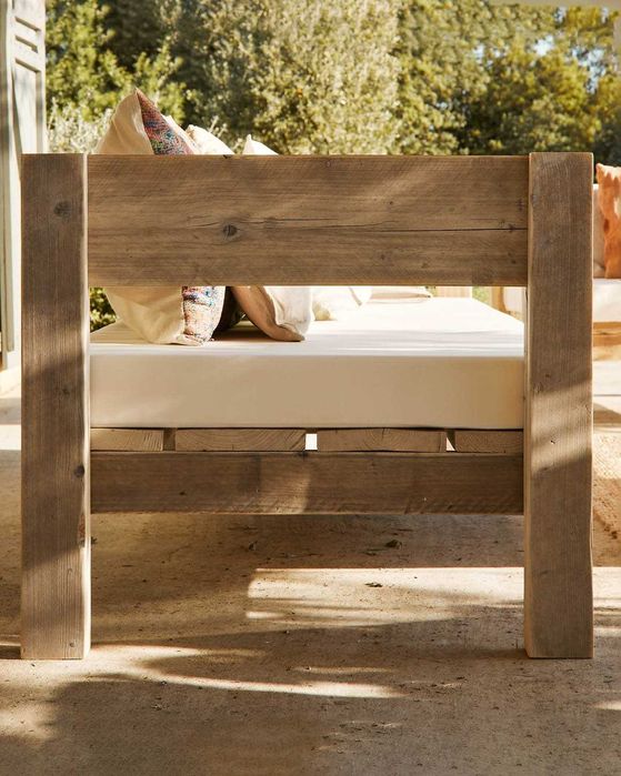 Mobilier de terasa sustenabil din lemn recuperat – canapea + fotolii