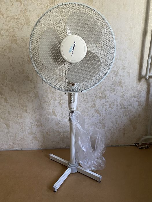 Вентилятор на ножке