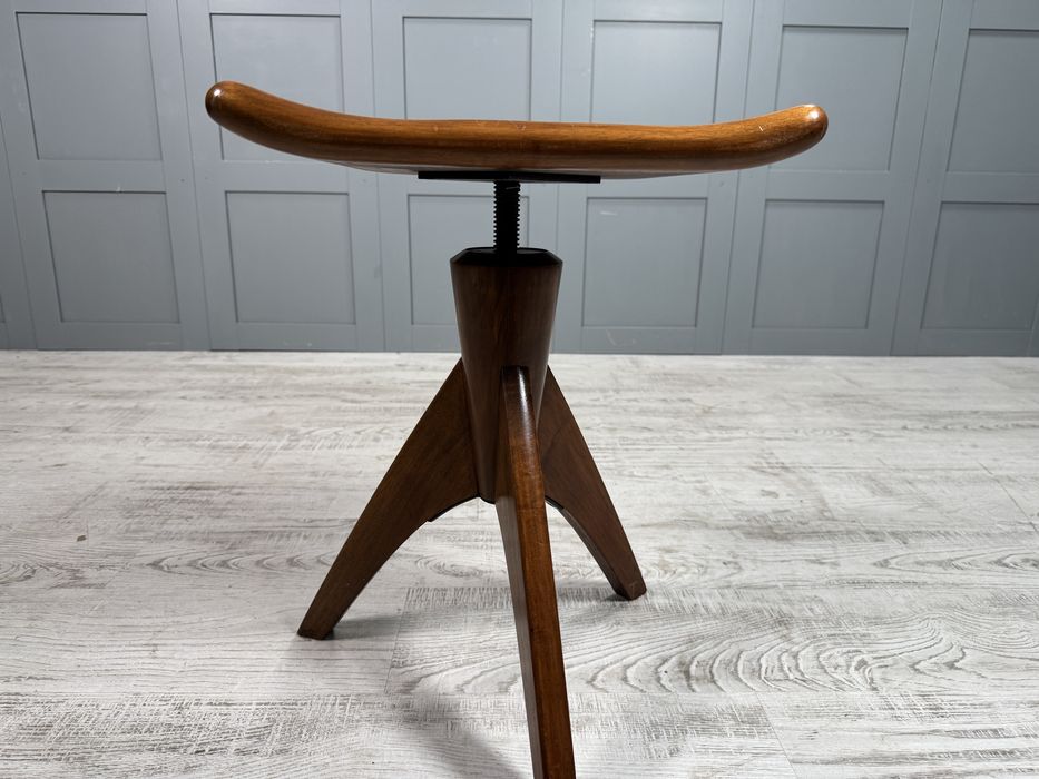 Стол за пиано Girsberger от 1958г. Р458