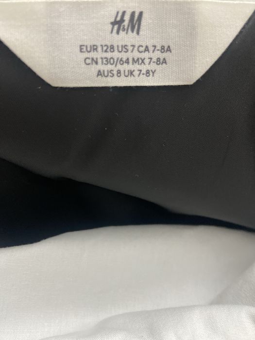 Костюм -тройка  с брюками и рубашкой  H&M ,на  7/8 л